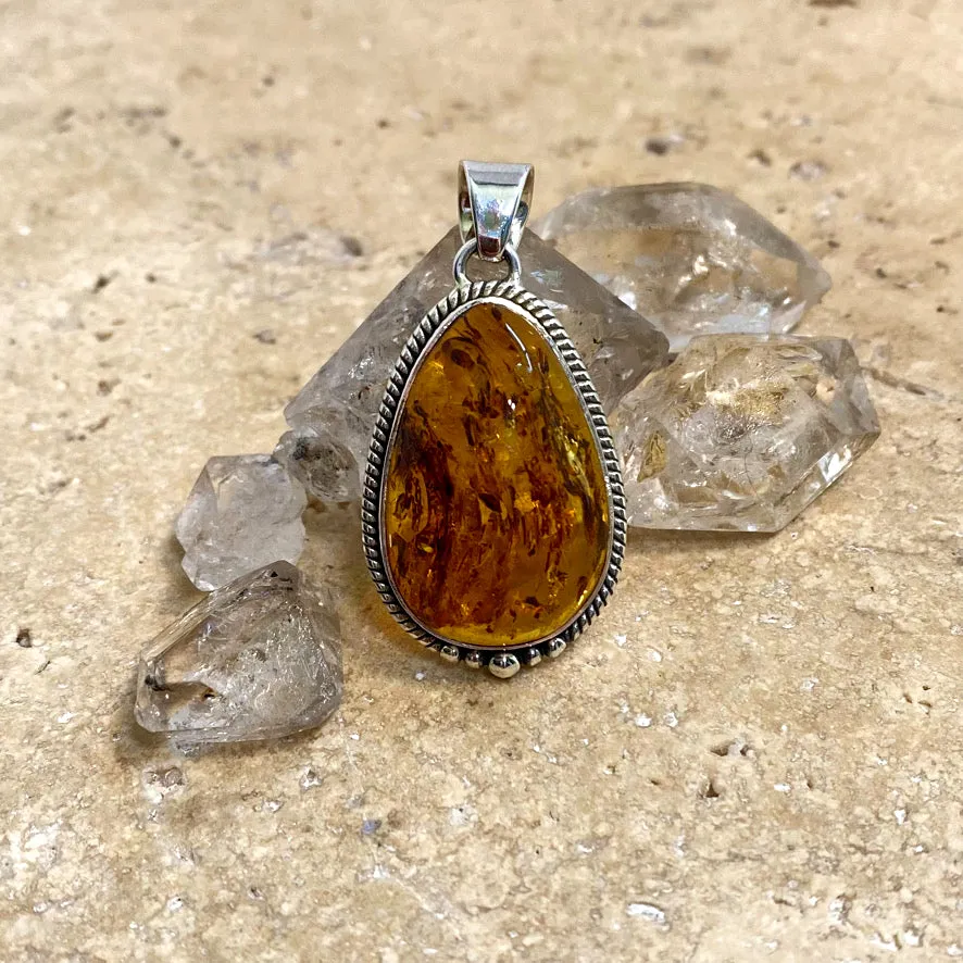 Amber Pendant - Astrid