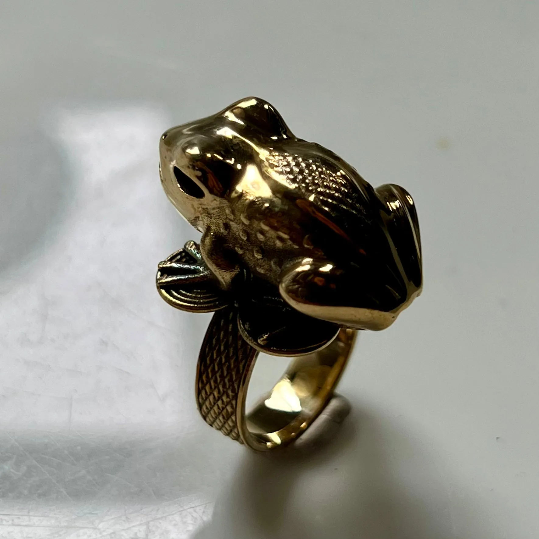 Asante Frog Mpetea (Chief's Ring) - Brass