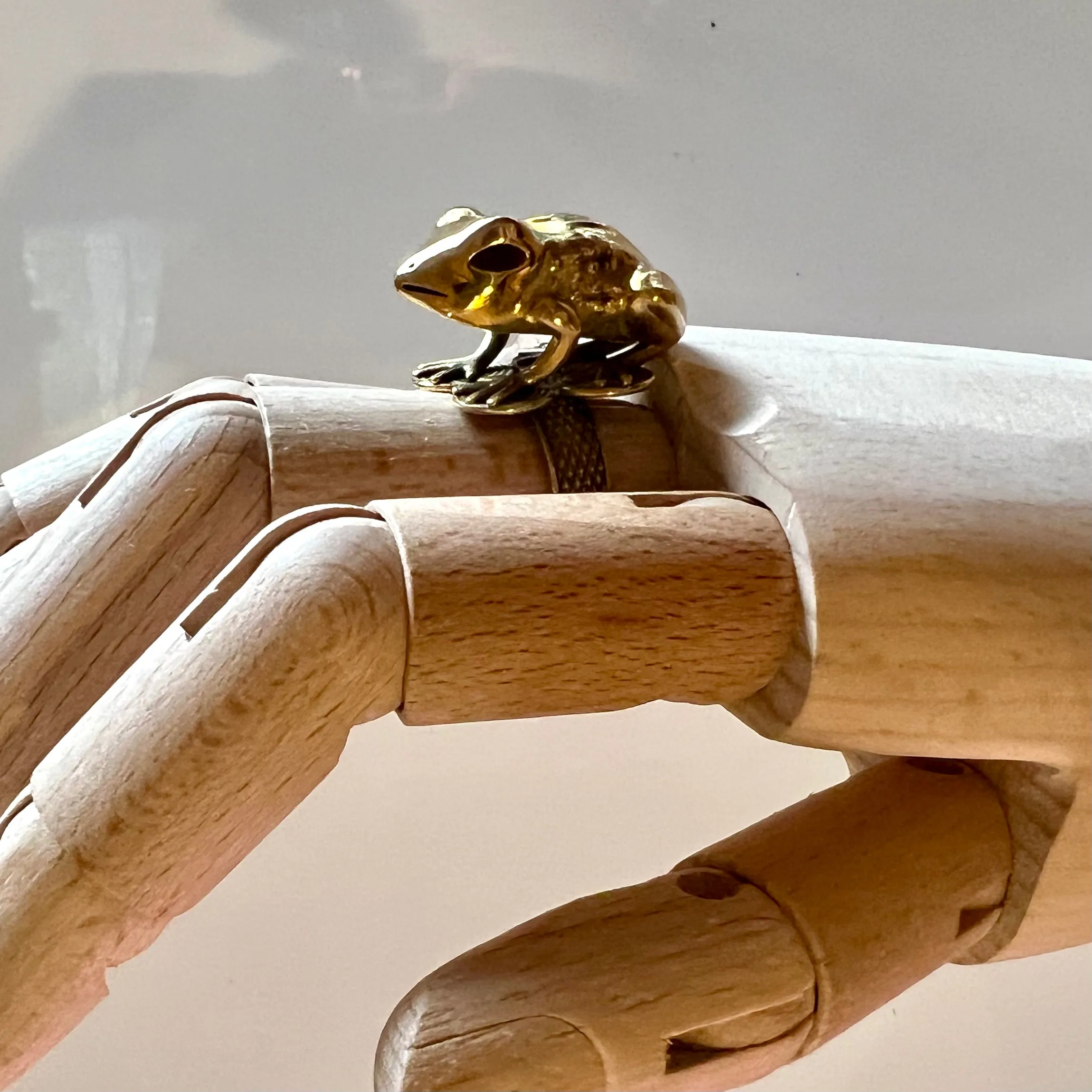 Asante Frog Mpetea (Chief's Ring) - Brass